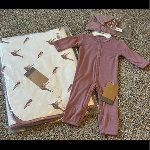 NB bamboo pajama and blanket set from Kyte Baby